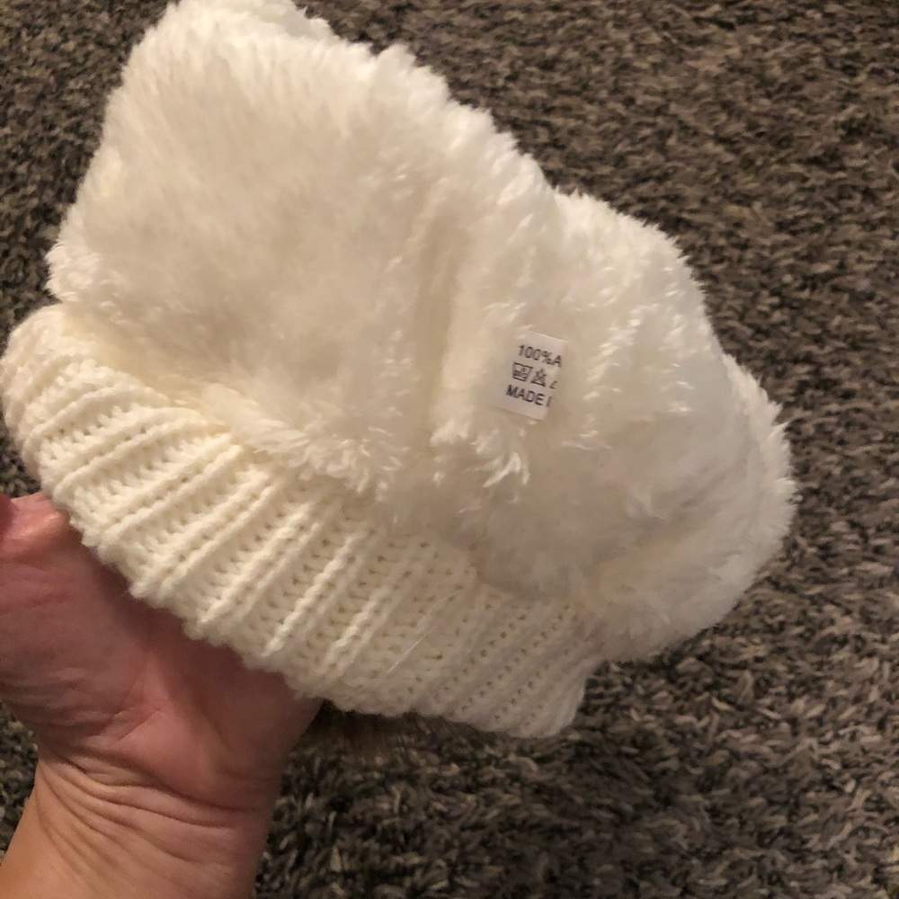 Pom beanie! - Picture 3 of 4